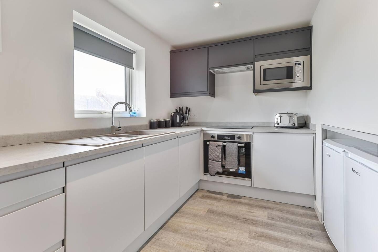 Newly Renovated 3 Bed 2 Bath Apartment & Parking 谢菲尔德 外观 照片