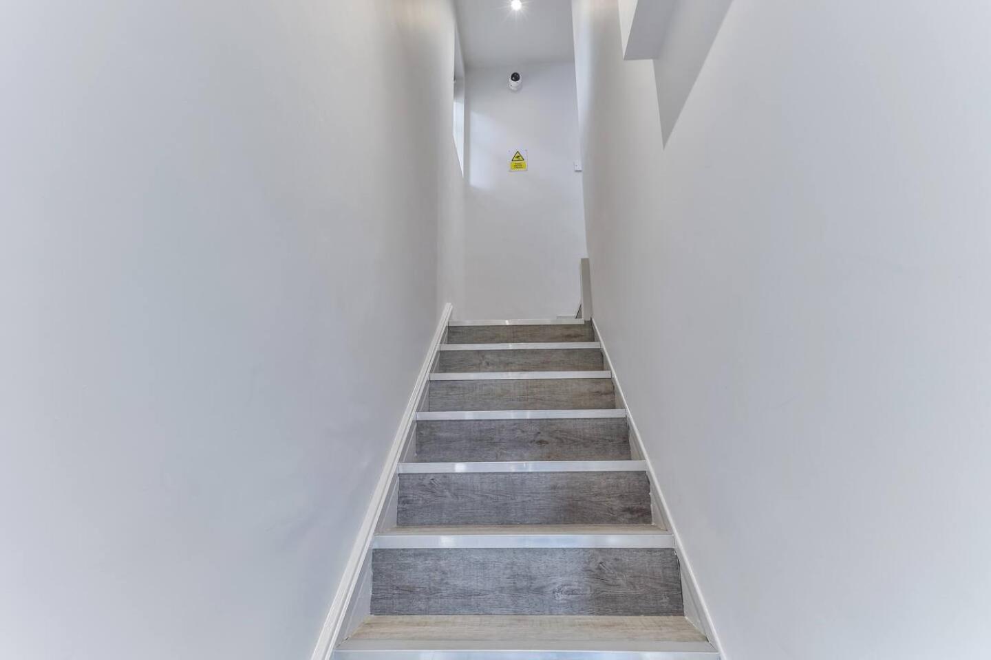 Newly Renovated 3 Bed 2 Bath Apartment & Parking 谢菲尔德 外观 照片